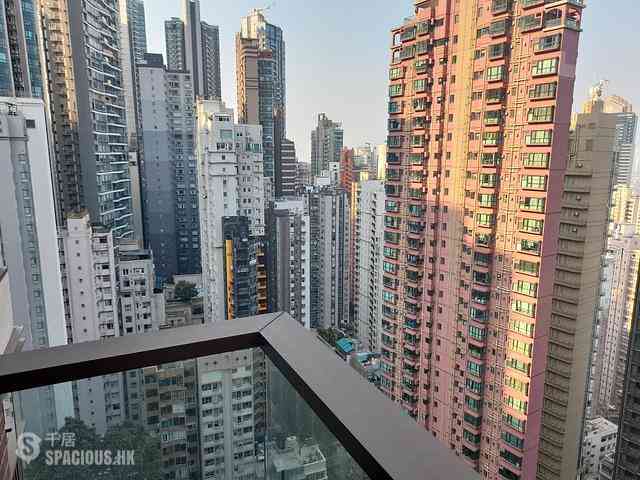 Mid Levels West - 18 Mosque Street 01