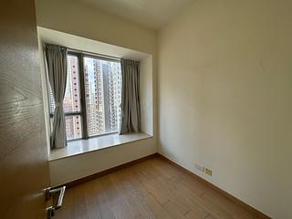 Sai Ying Pun - Island Crest Block 2 07