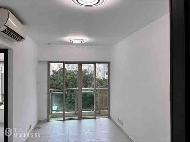 Sai Ying Pun - Centre Place 01