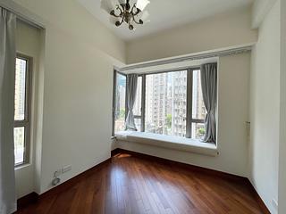 Wan Chai - The Avenue Phase 2 Block 2 07
