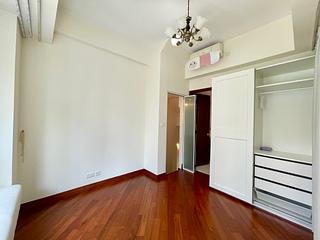 Wan Chai - The Avenue Phase 2 Block 2 08