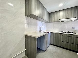 Ap Lei Chau - South Horizons Phase 2 Yee King Court (Block 8) 05