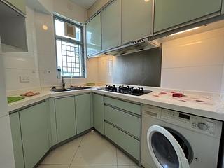 Tung Chung - Coastal Skyline Phase 3 La Rossa Block B (Block 8) 04