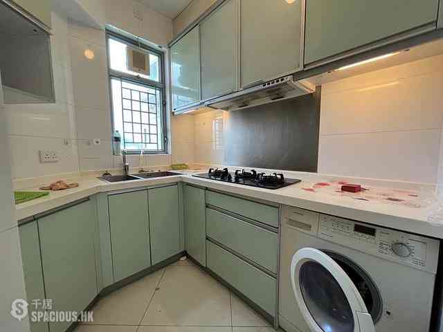 Tung Chung - Coastal Skyline Phase 3 La Rossa Block B (Block 8) 04