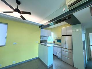 Tung Chung - Coastal Skyline Phase 4 Le Bleu Deux Block 5 04