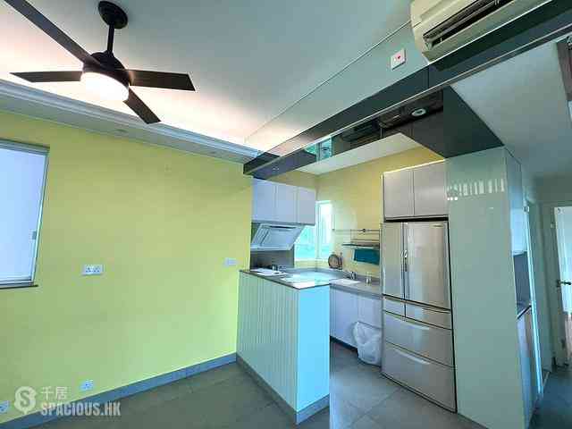 Tung Chung - Coastal Skyline Phase 4 Le Bleu Deux Block 5 04