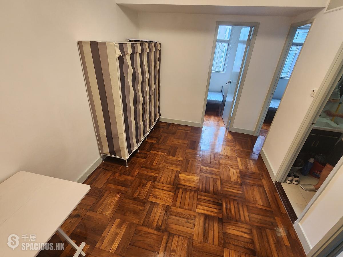 Sai Ying Pun - Sing Fai Building 01