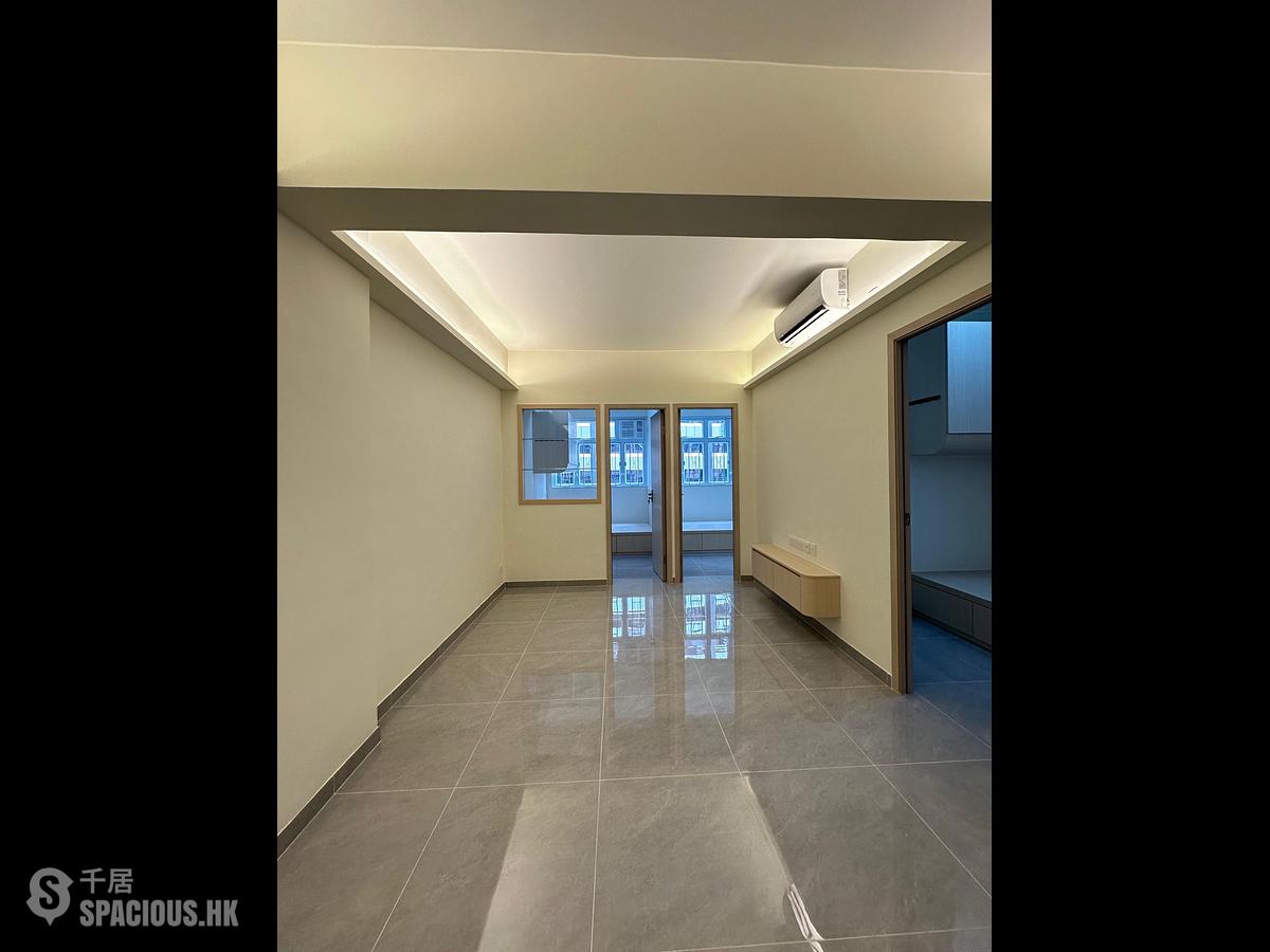 Wan Chai - King Tao Building 01