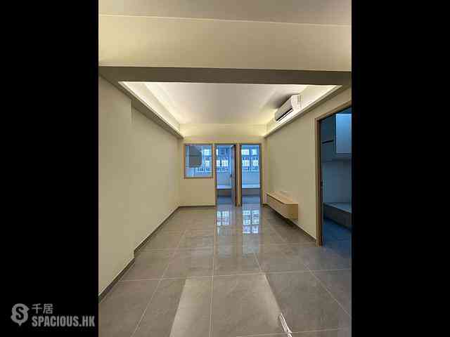 Wan Chai - King Tao Building 01