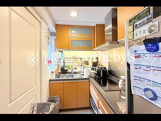 Pok Fu Lam - Baguio Villa 12