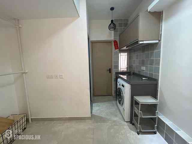 Quarry Bay - Lai Wah Mansion 01