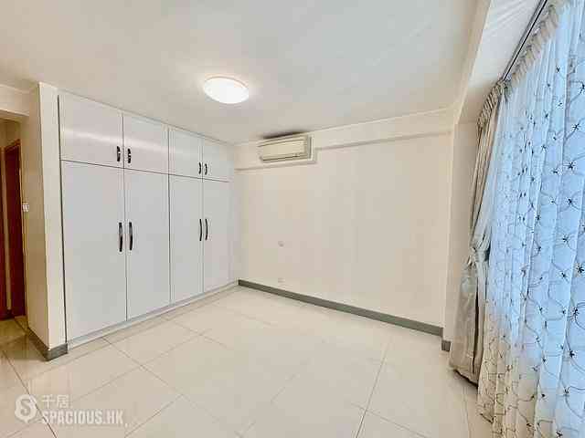Wan Chai - Phoenix Court Block 4 03