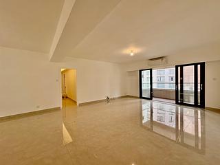 Wan Chai - Phoenix Court Block 4 05