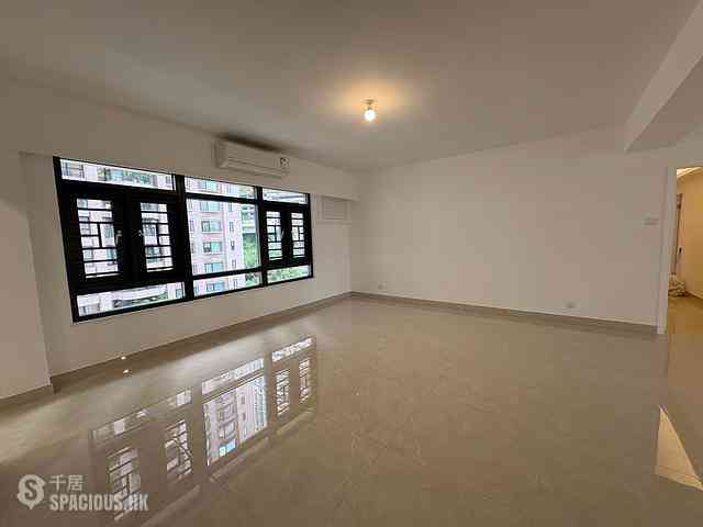 Wan Chai - Phoenix Court Block 4 06