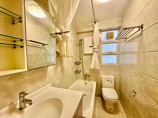 Wan Chai - Phoenix Court Block 4 07
