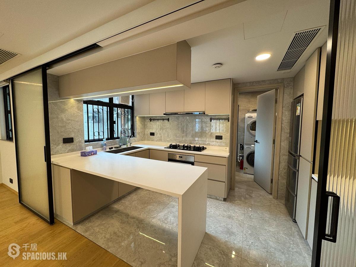 Mid Levels Central - Robinson Place 01