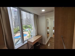 Wan Chai - Convention Plaza Apartments 04