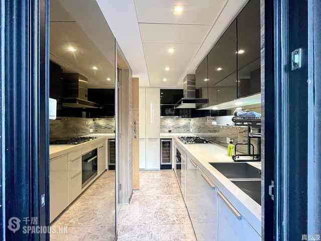Tseung Kwan O - The Wings Ocean Wings Block 1 06
