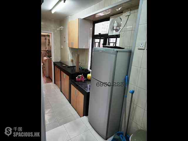 Sheung Wan - 76, Connaught Road West 03