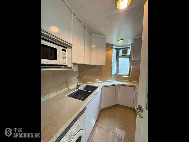 Tung Chung - Caribbean Coast Phase 2 Albany Cove Tower 8 06