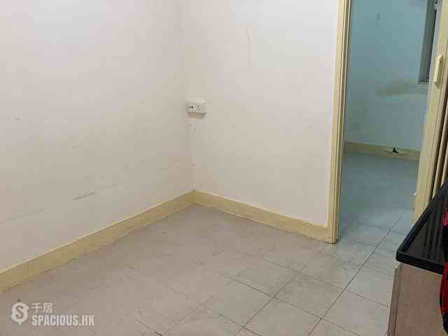 Wan Chai - Four Sea Mansion 05