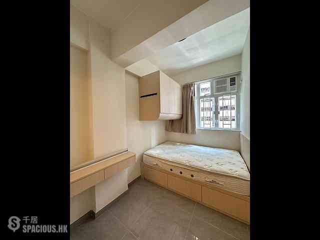 Wan Chai - King Tao Building 03
