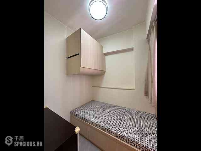 Wan Chai - King Tao Building 05