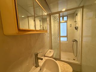 Mid Levels Central - Merry Court 07