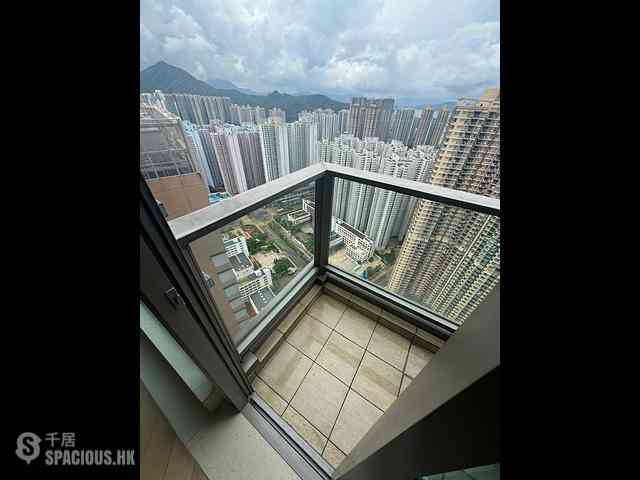 Tseung Kwan O - The Wings 01