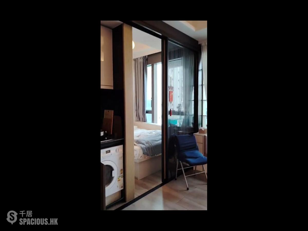 Sai Ying Pun - Two・Artlane 01