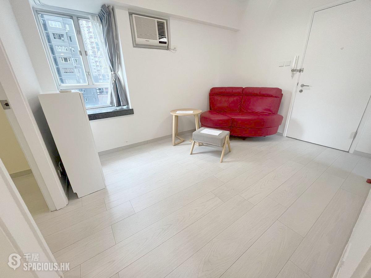 Mid Levels Central - Windsor Court 01
