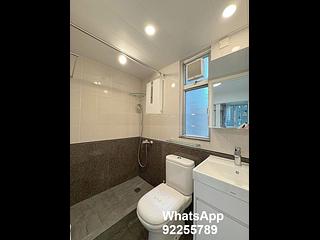 Mid Levels Central - Windsor Court 06