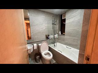 Mid Levels Central - Elegant Terrace 06