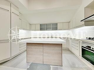 The Peak - Strawberry Hill 16