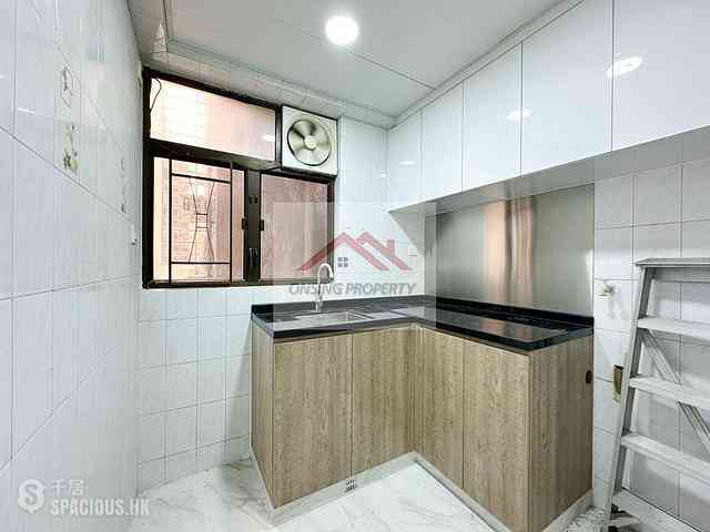 Causeway Bay - Chee On Building 02