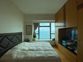Pok Fu Lam - Villas Sorrento 03
