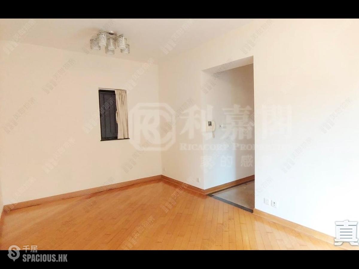 Fortress Hill - Le Sommet 01