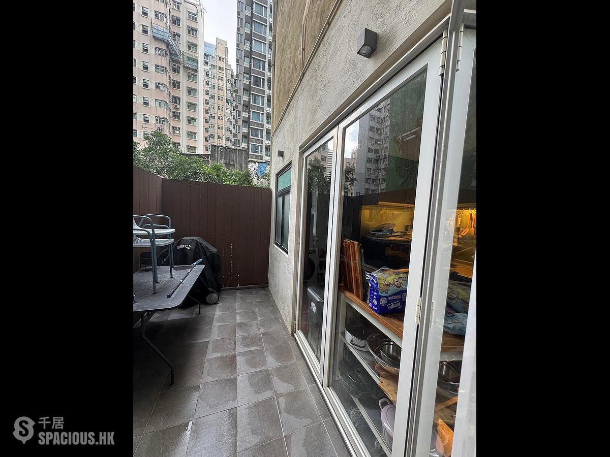 Shek Tong Tsui - 89-91, Hill Road 01
