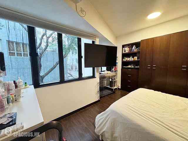 Shek Tong Tsui - 89-91, Hill Road 04