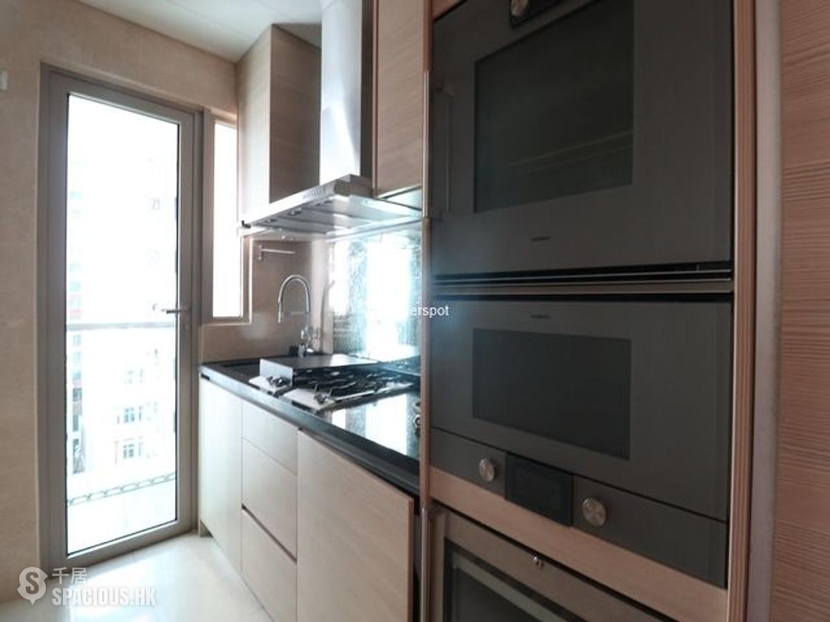 Wan Chai - The Avenue Phase 2 01