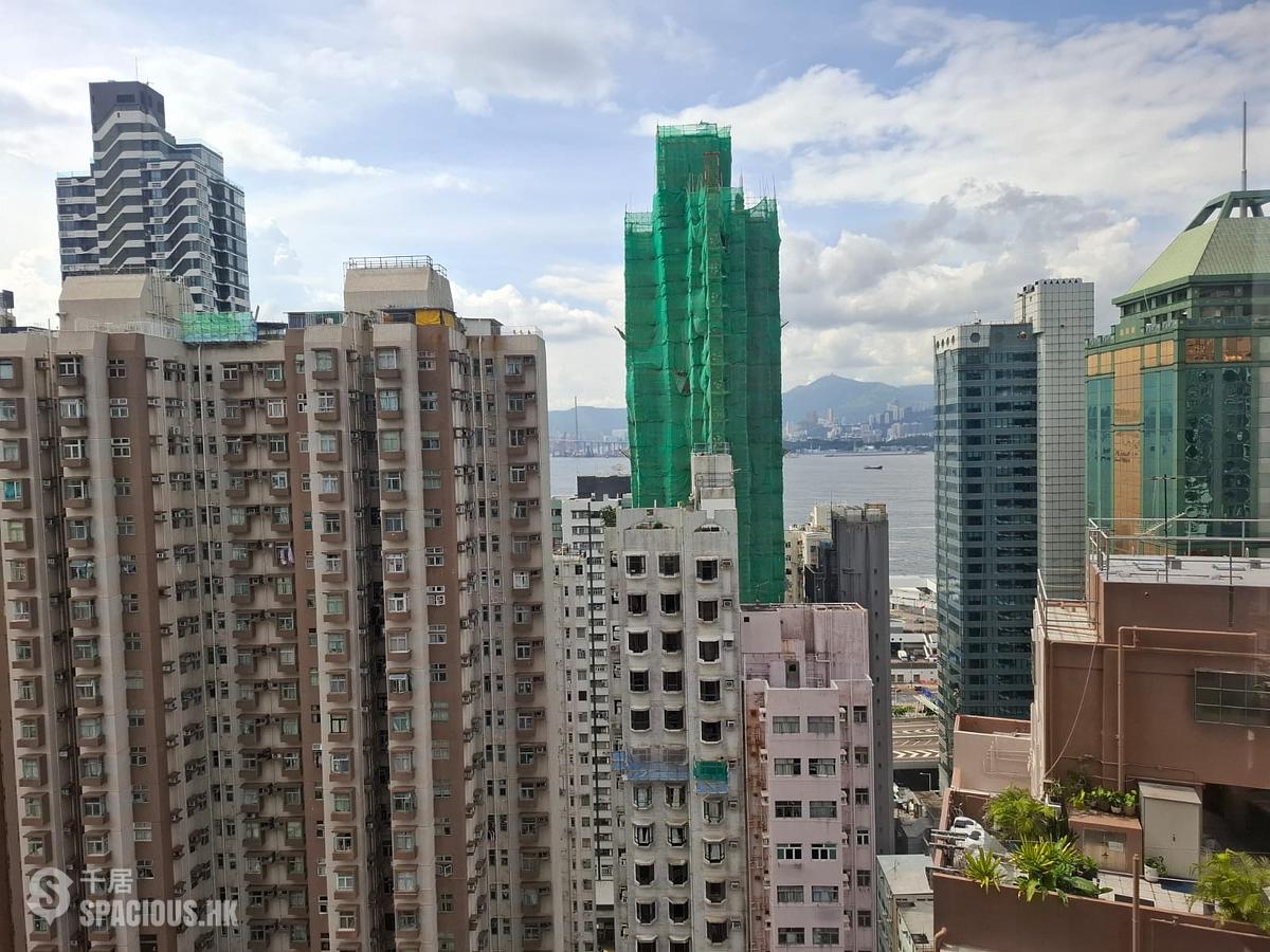 Sai Ying Pun - Fung King Court 01