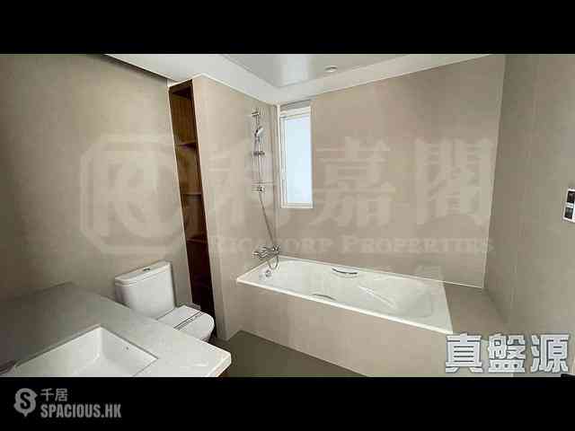 Chung Hom Kok - Hillgrove Block A 03