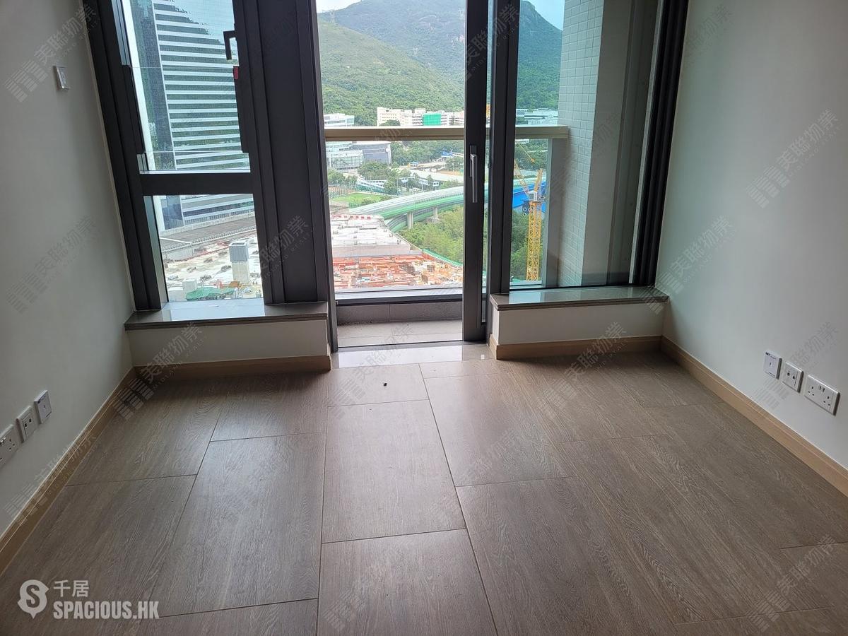 Wong Chuk Hang - The Southside Phase 2 La Marina Tower 2B 01