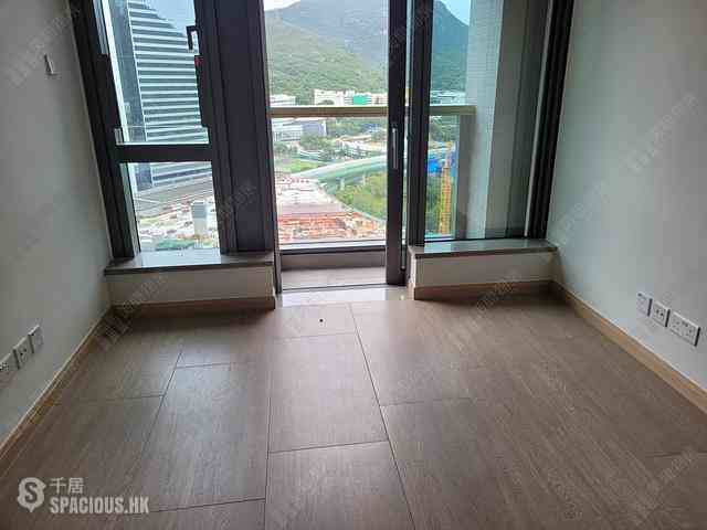 Wong Chuk Hang - The Southside Phase 2 La Marina Tower 2B 01