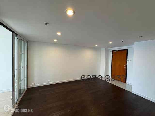 Sheung Wan - 76, Connaught Road West 06