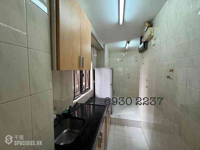 Sheung Wan - 76, Connaught Road West 12
