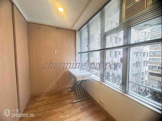 Happy Valley - Cheerful Court 02