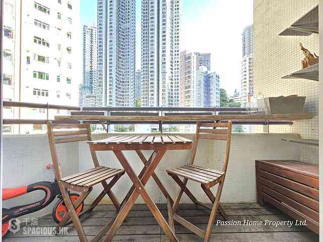 Tai Hang - Dragon Centre 01