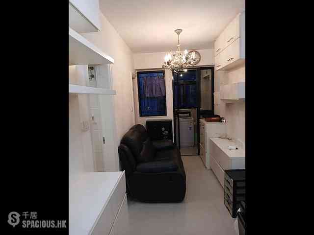 Sai Ying Pun - Fung King Court 01
