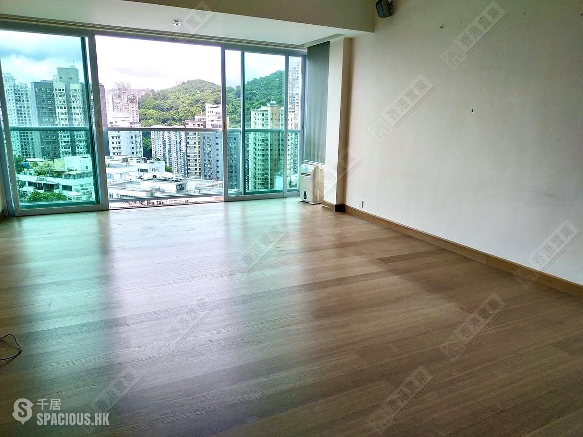 Tai Hang - Swiss Towers 01